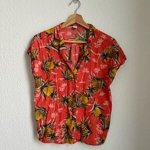 OLD NAVY hawiian pink pineapple shirt button up light weight size small summer
